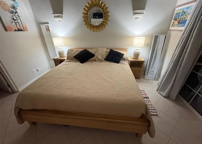 Nanpa, Luxury Family Three Bed Villa, St James West Coast, Private Pool